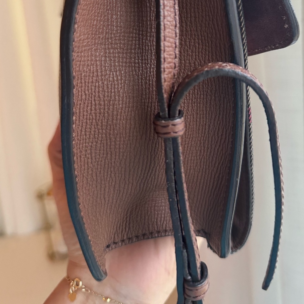 Pre-loved BURBERRY MACKEN DERBY LEATHER CROSSBODY BAG - Picture 6 of 9